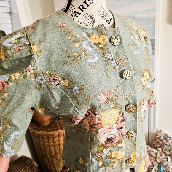 Vtg Lady Carol Preppy Tapestry Design Floral Statement Blouse. - Picture 12 of 15